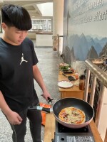 探尋文化的美味足跡：高三多元選修《餐桌上的文化地圖》:LINE_ALBUM_20250314第一次實作_250429_1